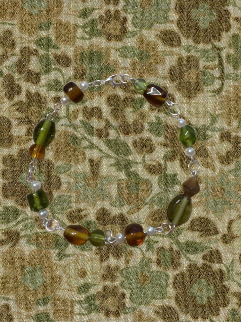 Green & Brown Glass Bead Bracelet with Pearl Accents